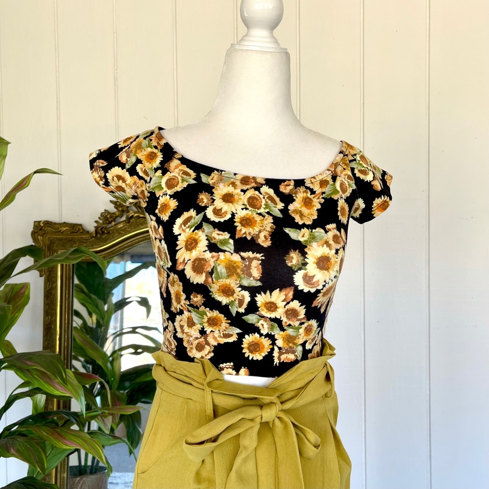 Sunflower Print Crop Top